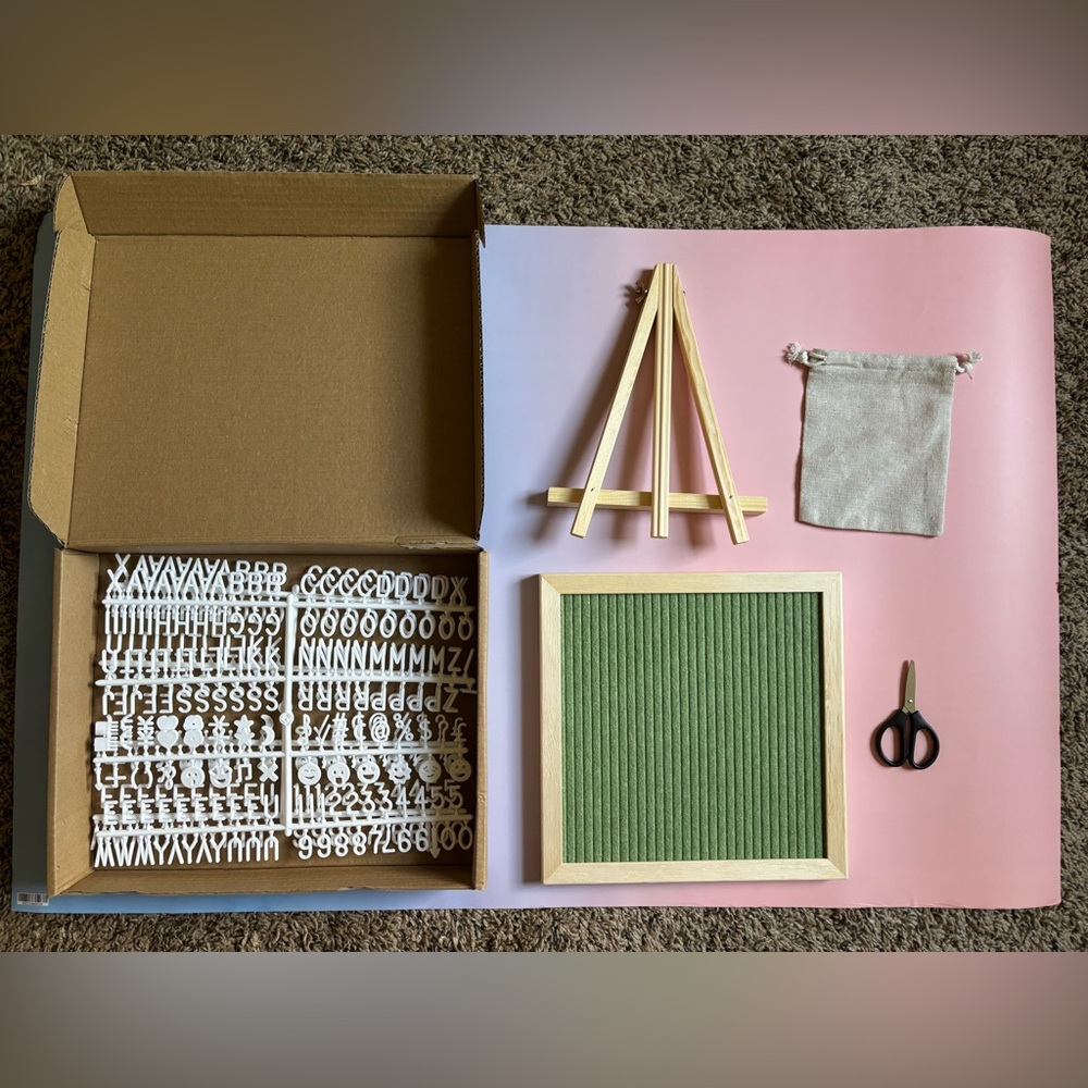 Multiple Color Felt Letter Board with Accessories